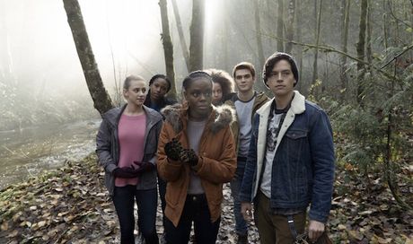 Riverdale, su Premium Stories il thriller adolescenziale che sovverte il fumetto da cui è tratto