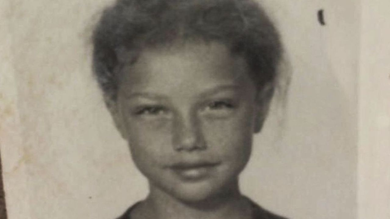 La riconoscete? Qui era solo una bellissima bambina, oggi è una superstar della tv