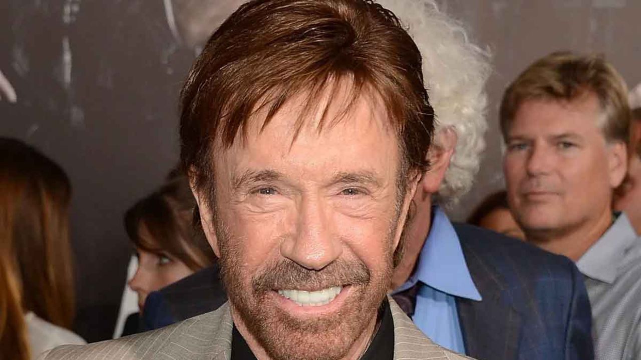 Chuck Norris ricoverato in ospedale alle Hawaii dopo un’emergenza medica: le sue condizioni