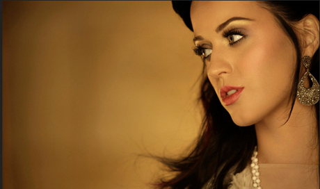 Katy Perry prima cantante donna con 2 Riaa Digital Diamond Awards (per Firework e Dark Horse)