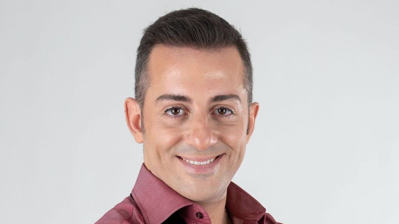 Intervista a Francesco Cicchella, dalla gavetta alle grandi platee: “Il ritiro dalle scene? Ho immaginato la mia vita tra 25 anni. Il mio sogno è un tv show che porta il mio nome”