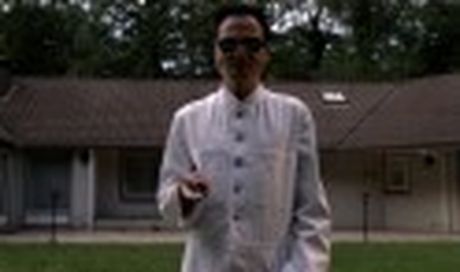 The Human Centipede: clip, foto e locandina del folle horror di Tom Six