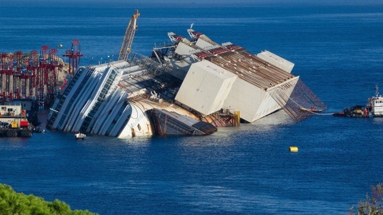Costa Concordia: il recupero del relitto oggi in diretta su SkyTG24