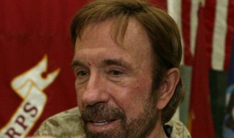 Addio a Chuck Norris, l’attore è morto a 86 anni: carriera, vita privata e cause del decesso