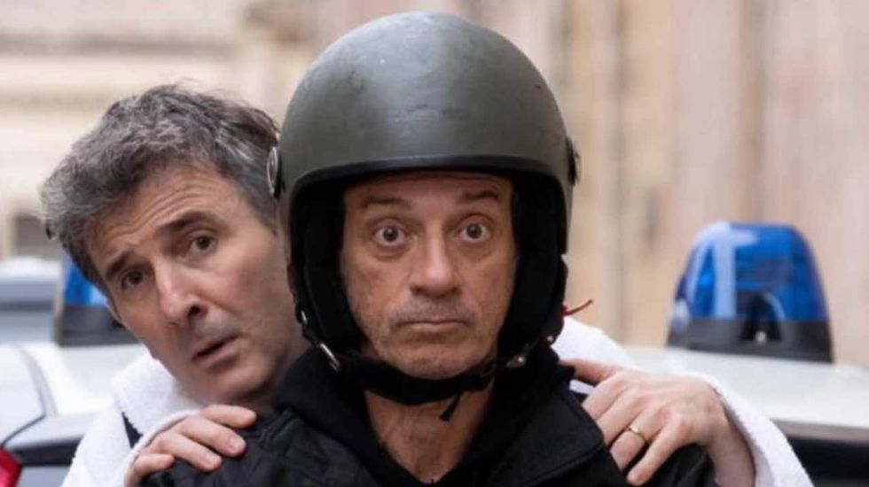 Sicilia Express, una favola dolce amara del nostro tempo: la satira sociale torna sul piccolo schermo con Ficarra e Picone