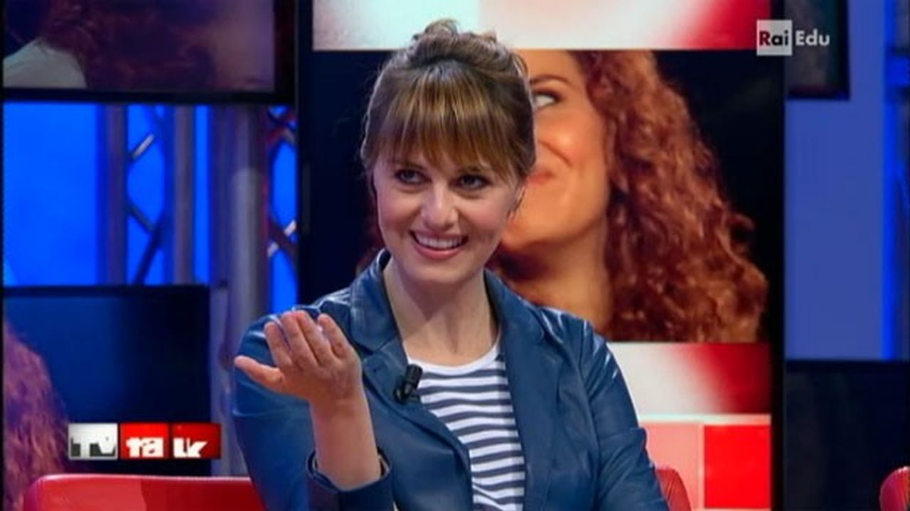 Paola Cortellesi a Tv Talk risponde a TvBlog: “Io cantante a Sanremo? Già fatto con Non mi chiedermi”
