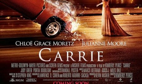 Lo sguardo di Satana – Carrie: nuovo poster del remake con Chloe Moretz