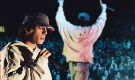 Sangiovanni, dopo il buio torna a splendere: la verità sull’ abbandono della musica e l’annuncio del ritorno sul palco
