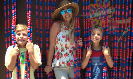 Britney Spears si omaggia e ricrea la cover di Oops I did it again insieme ai figli [foto]