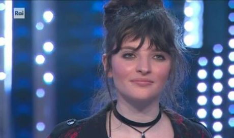 Sanremo Giovani 2025, chi è Angelica Bove: età, studi, dove vive, fidanzato, X Factor. Tutto su di lei