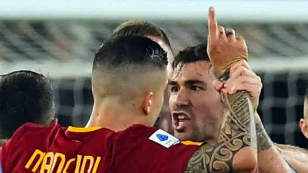 Serie A, quarta giornata: derby di Roma a mezzogiorno, Milan in prime time | Designazioni arbitrali, dove vederle in TV