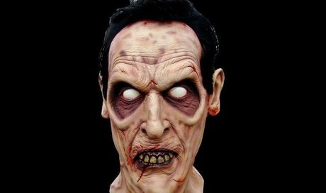 Halloween gadget: le maschere horror di Evil Dead 2, Dead Silence, Halloween 3 e Essi vivono