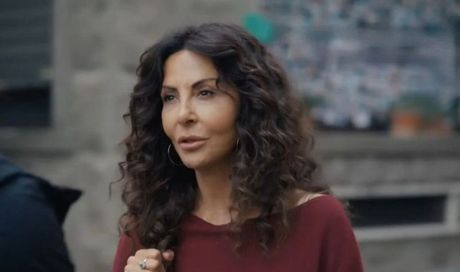 “A testa alta”: trama, cast e puntate della nuova serie di Canale 5 con Sabrina Ferilli