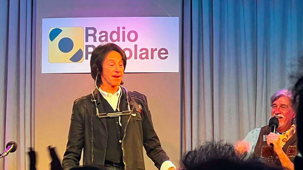 Intervista, Alberto Fortis: “La TV non aiuta più la musica, oggi prevale l’indottrinamento delle fotocopie ciclostilate”