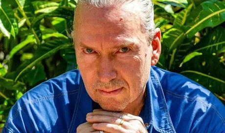 883, intervista a Mauro Repetto: “Sono uno spettatore con la licenza di salire sul palco. Il ritorno con Max Pezzali? Solo in birreria”
