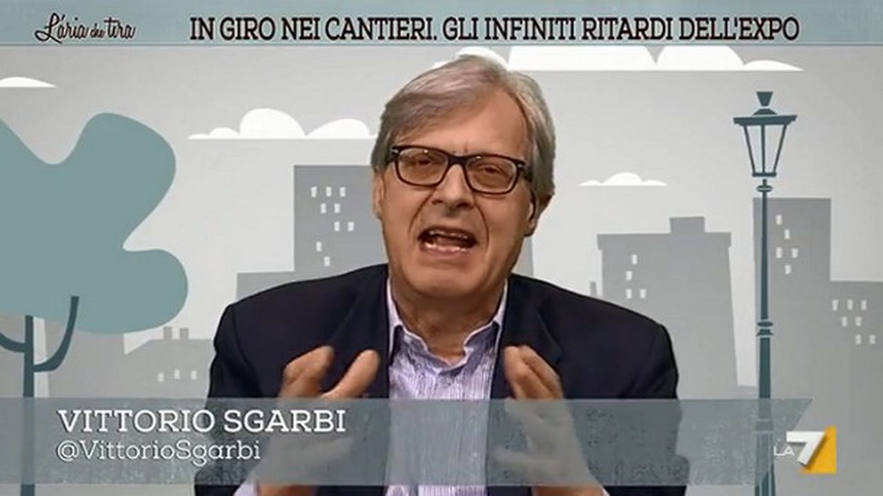 L’Aria che Tira, Vittorio Sgarbi contro Maurizio Gasparri: “Sei un morto!” (Video)