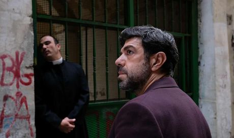 Un viaggio emotivo firmato Martone: il film con Pierfrancesco Favino da recuperare su Prime Video