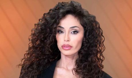 Raffaella Fico ha perso il figlio che aspettava, l’annuncio drammatico: “Immenso dolore”