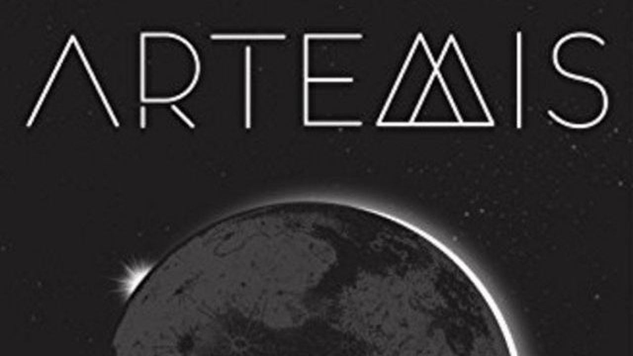 Artemis,  Geneva Robertson-Dworet  sceneggia il libro di Andy Weir