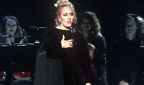 Adele commenta la “falsa partenza” per il tributo a George Michael e il Grammy rotto per Beyoncé