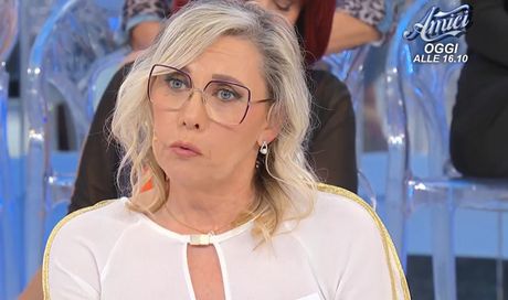 Elena Navoni: chi è la dama del trono over di Uomini e Donne (che esce con Fabio Cannone)