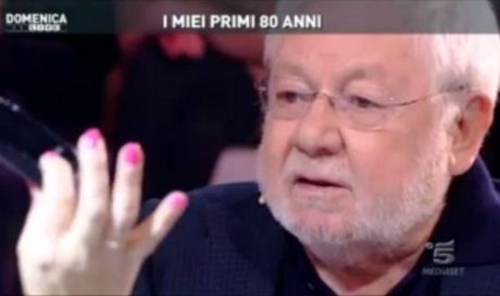 Domenica Live: Paolo Villaggio “ossessionato” dalla D’Urso, sempre meglio del solito sciacallaggio mediatico