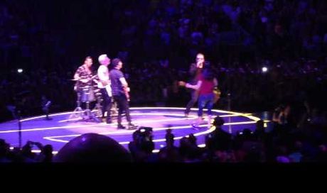 U2 play Angel of Harlem and All I Want Is You with fan Stephanie – Toronto 07/07/2015
