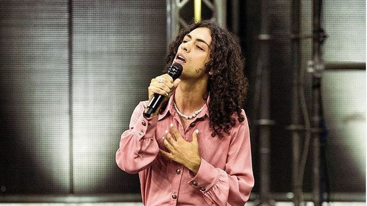 Blue Phelix eliminato da X Factor 2020, la delusione di Emma (dopo l’attacco omofobo ricevuto sui social dal cantante)