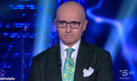 Grande Fratello 2024, Alfonso Signorini all’uscita di Beatrice Luzzi: “Mancanza di empatia di alcuni concorrenti”