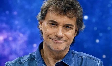Le curiosità su Alberto Angela che (forse) non sai: il rapimento, la bocciatura a scuola, i tre figli e la moglie
