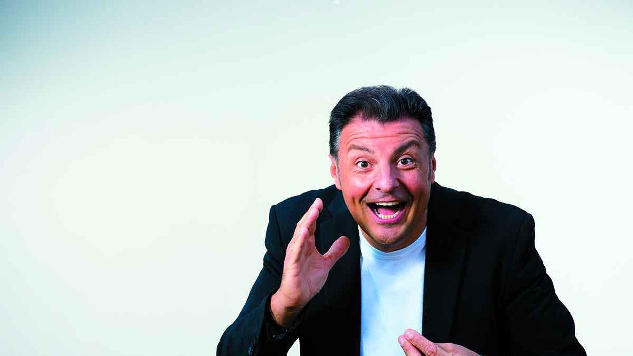 Intervista a Claudio Lauretta, tra palco e trasformazione: “Il talento senza gavetta non basta”