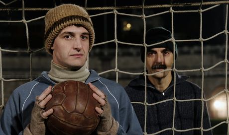 Zamora: trailer del film diretto e interpretato da Neri Marcorè (Al cinema dal 4 aprile)