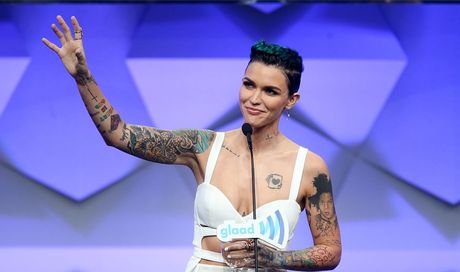 Film 2017-2018: Ruby Rose in Meg –  Home Invasion per Mark Wahlberg
