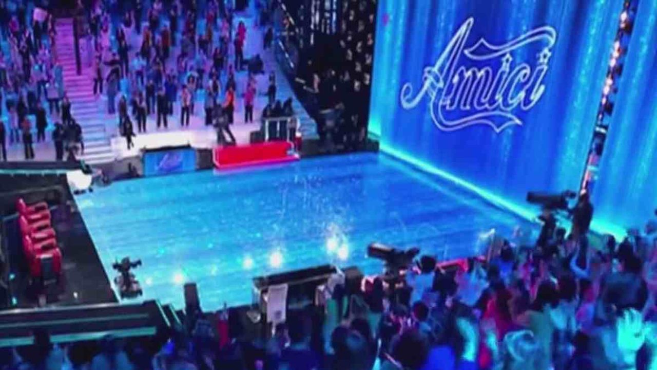 Amici, anticipazioni domenica 19 ottobre: chi è a rischio eliminazione