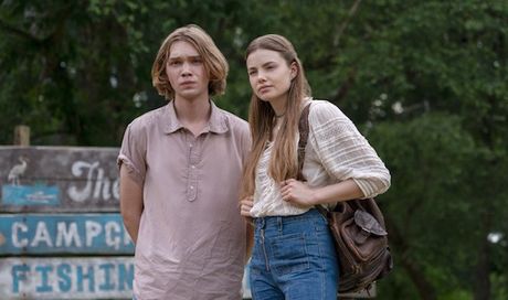 Cercando Alaska, su Sky Atlantic e Now Tv il papà di The O.C rilegge John Green (Video)
