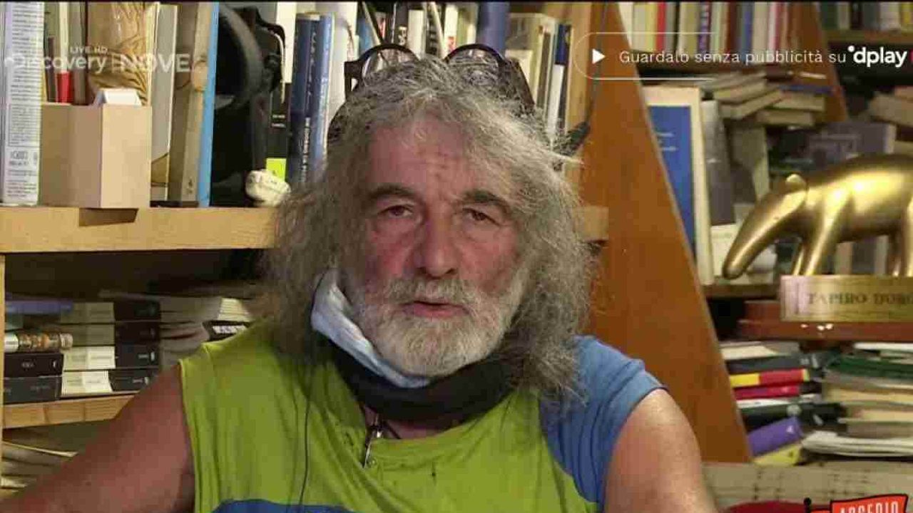 Mauro Corona commosso a È sempre Cartabianca. La Berlinguer: “Io so perché lei è triste”. L’annuncio della morte del cane Kurt