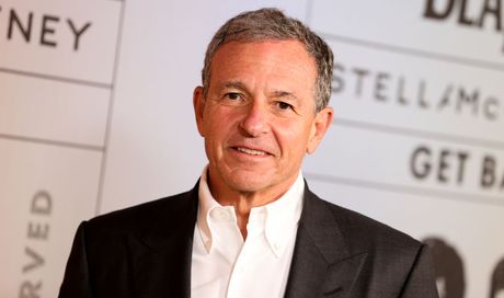 Disney: nuovi dettagli sul ritorno di Bob Iger e l’uscita di scena di Bob Chapek