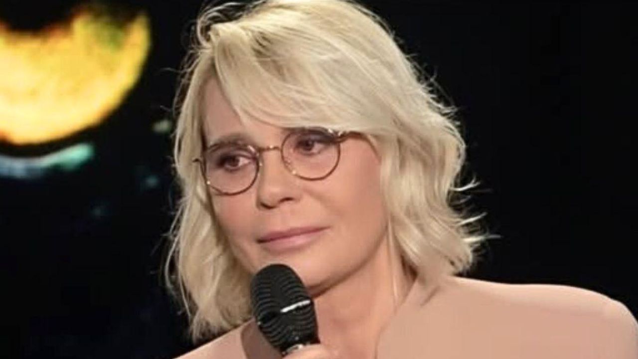 L’emozione di Maria De Filippi nel ricordo dei genitori: le dichiarazioni intime della conduttrice