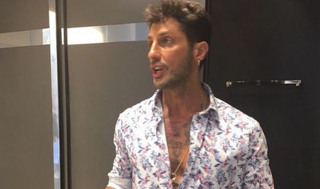 Selfie, Fabrizio Corona: “Avevo firmato contratto con Mediaset e Fascino”, 300 mila euro per 10 puntate