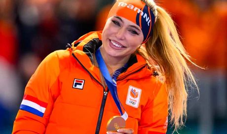 Jutta Leerdam oro olimpico e 5 milioni di follower: la “Regina del ghiaccio” che divide l’Olanda e conquista l’Italia