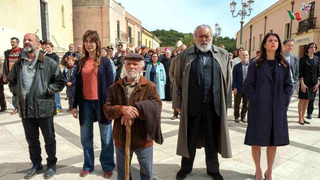 La vita va così, recensione: la forza della resistenza e il bisogno di ritrovare il coraggio di opporsi nel nuovo film di Riccardo Milani