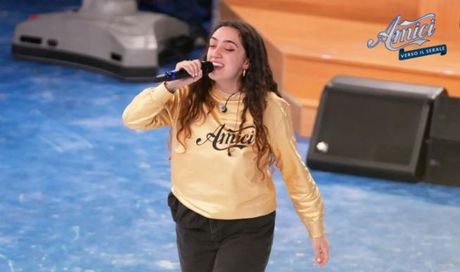 Sissi, chi è la cantante finalista di Amici 2022: età, Instagram e canzoni