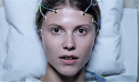 Thelma: poster e foto del thriller di Joachim Trier
