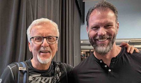 James Cameron contro Netflix: il dibattito che potrebbe cambiare le sorti dell’audiovisione
