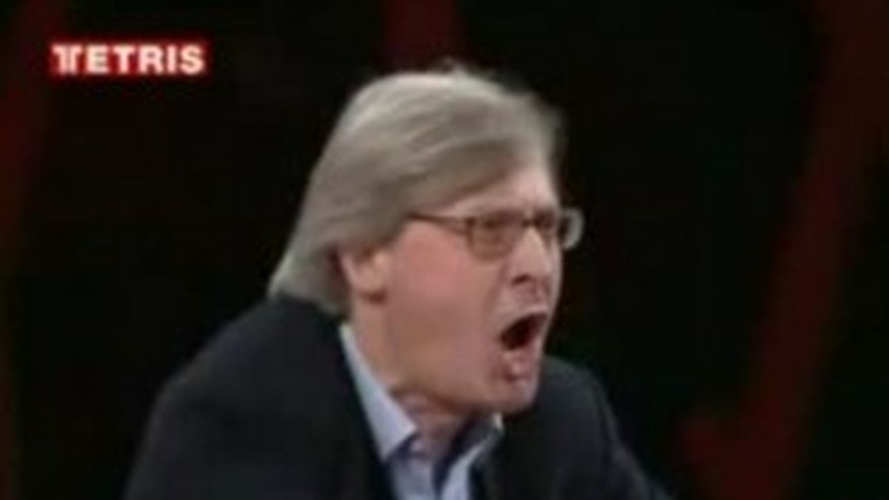 Il neorealismo televisivo costa caro a Vittorio Sgarbi: 30mila euro per gli insulti a Marco Travaglio durante Annozero