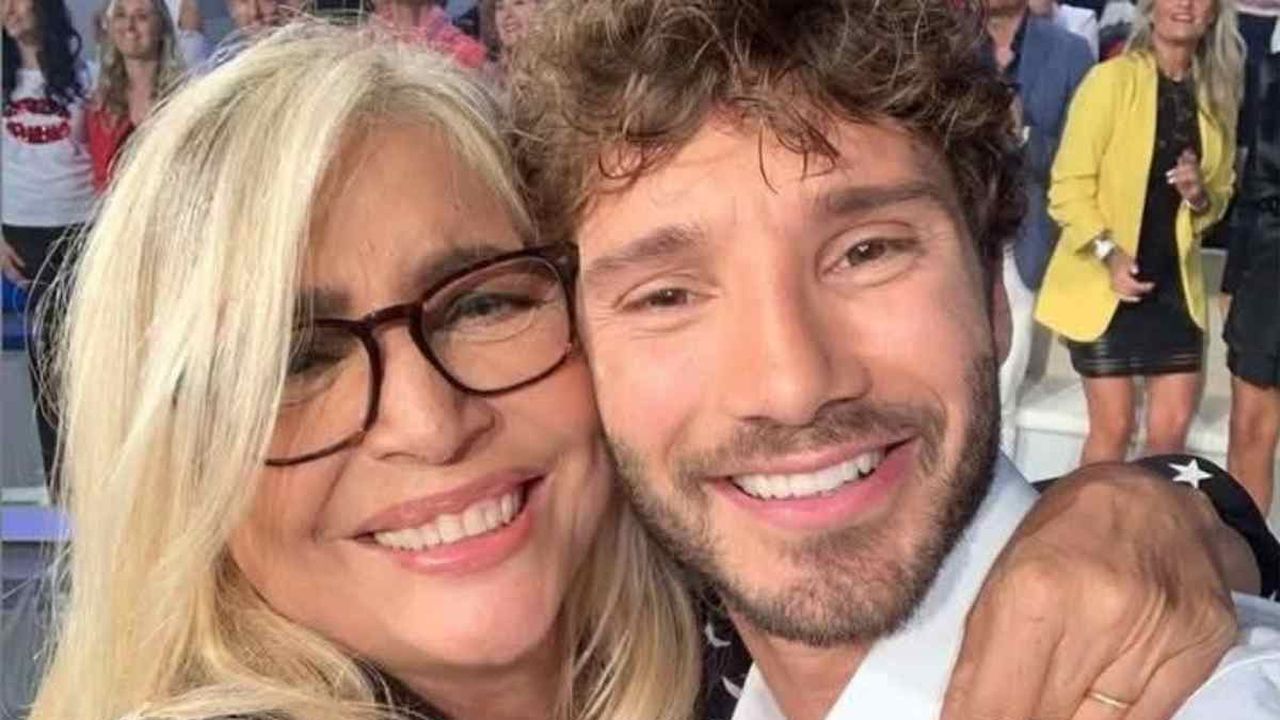 Domenica In, De Martino al posto di Mara Venier? Arrivano le parole del conduttore di Affari Tuoi