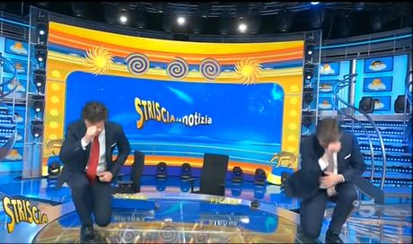 Striscia la Notizia, l’addio di Ficarra e Picone: “Abbiamo solo voglia di rimescolare le carte”