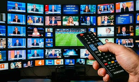 Gli ascolti non bastano più: se l’Auditel perde centralità, come si misura oggi il successo di un programma televisivo?
