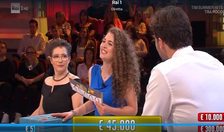 Affari Tuoi, Alessia beffa il Dottore. La vittoria commovente, cosa farà con la cifra vinta