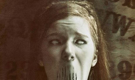 Ouija 2: locandine del sequel horror di Mike Flanagan